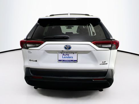 Used 2019 Toyota RAV4 LE image 6