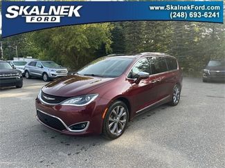 Used 2020 Chrysler Pacifica Limited image 1