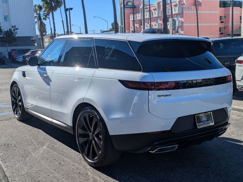 New 2026 Land Rover Range Rover Sport SE image 9