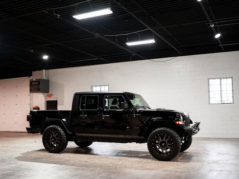 Used 2022 Jeep Gladiator Sport image 9