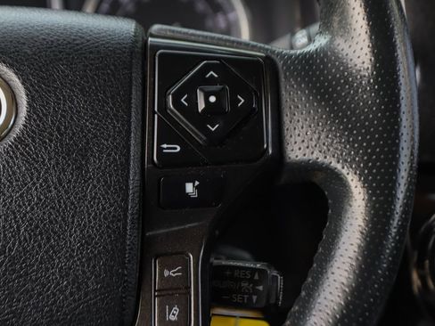 Used 2020 Toyota 4Runner TRD Off-Road AWD/4WD image 25