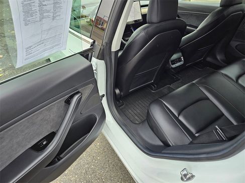 Used 2019 Tesla Model 3 Performance image 9