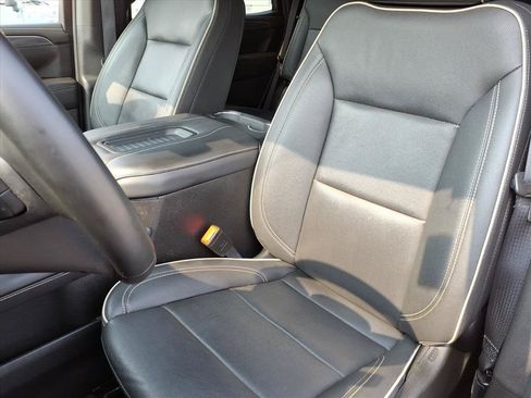 Used 2024 GMC Yukon SLT AWD/4WD image 12