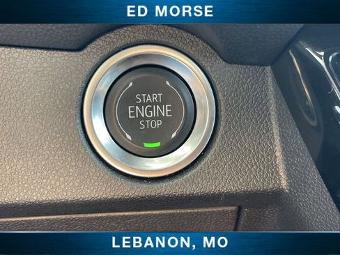 Used 2025 Chevrolet Traverse LT image 17