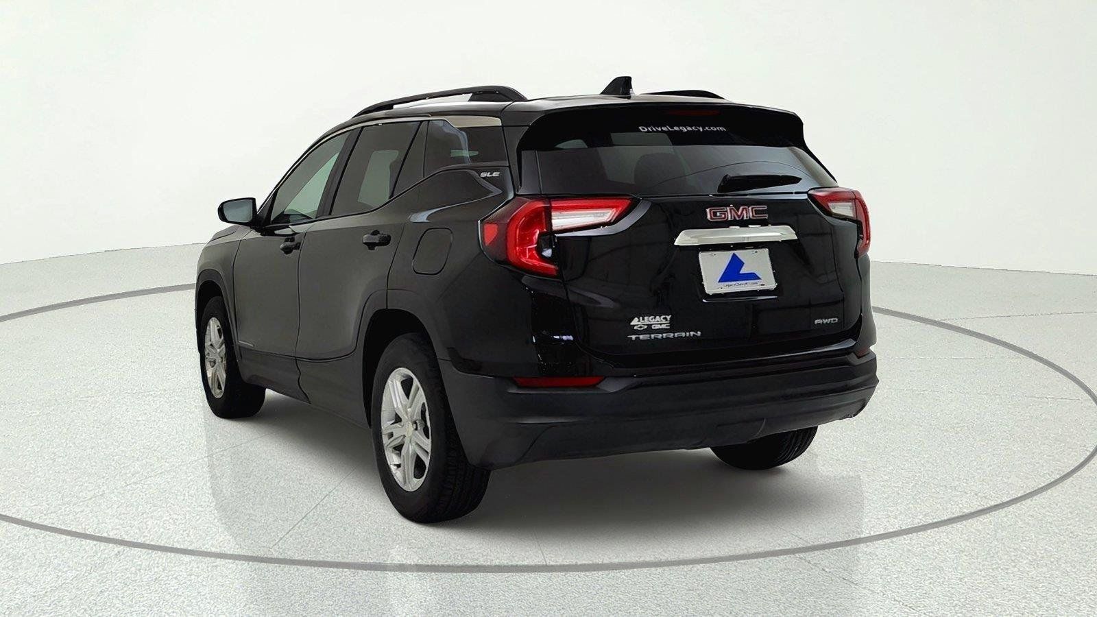 Used 2023 GMC Terrain SLE w/ Driver Convenience Package AWD/4WD image 5