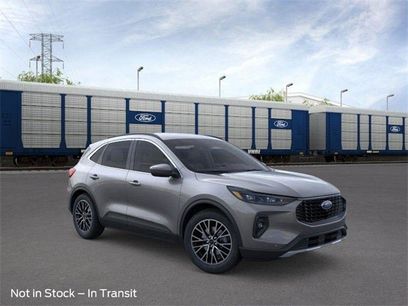 New 2025 Ford Escape SE w/ PHEV Premium Package