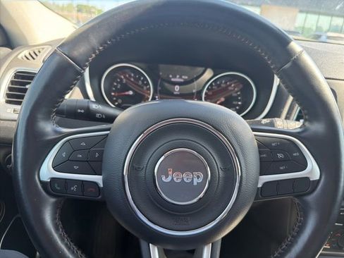 Used 2019 Jeep Compass Latitude w/ Cold Weather Group AWD/4WD image 15