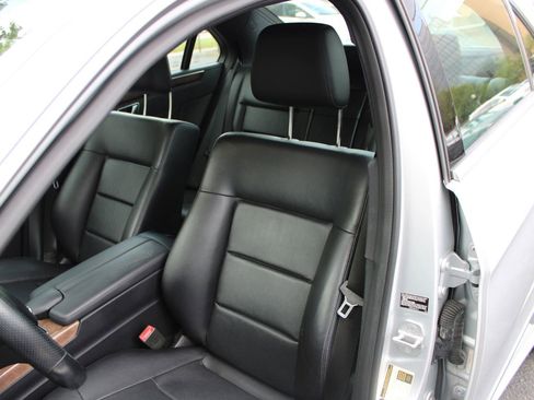 Used 2013 Mercedes-Benz E 350 4MATIC Sedan image 7