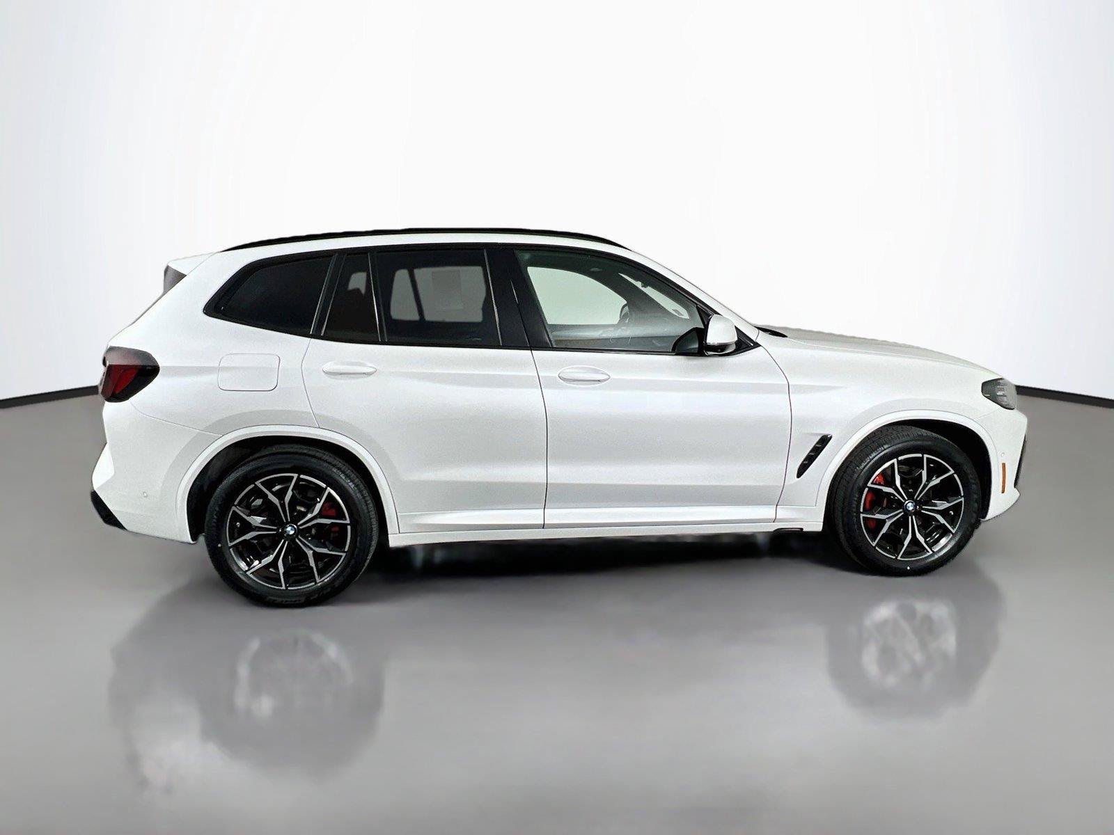 Used 2024 BMW X3 xDrive30i w/ Premium Package AWD/4WD image 7