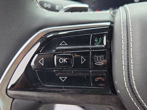 Used 2023 Jeep Grand Cherokee Overland image 24