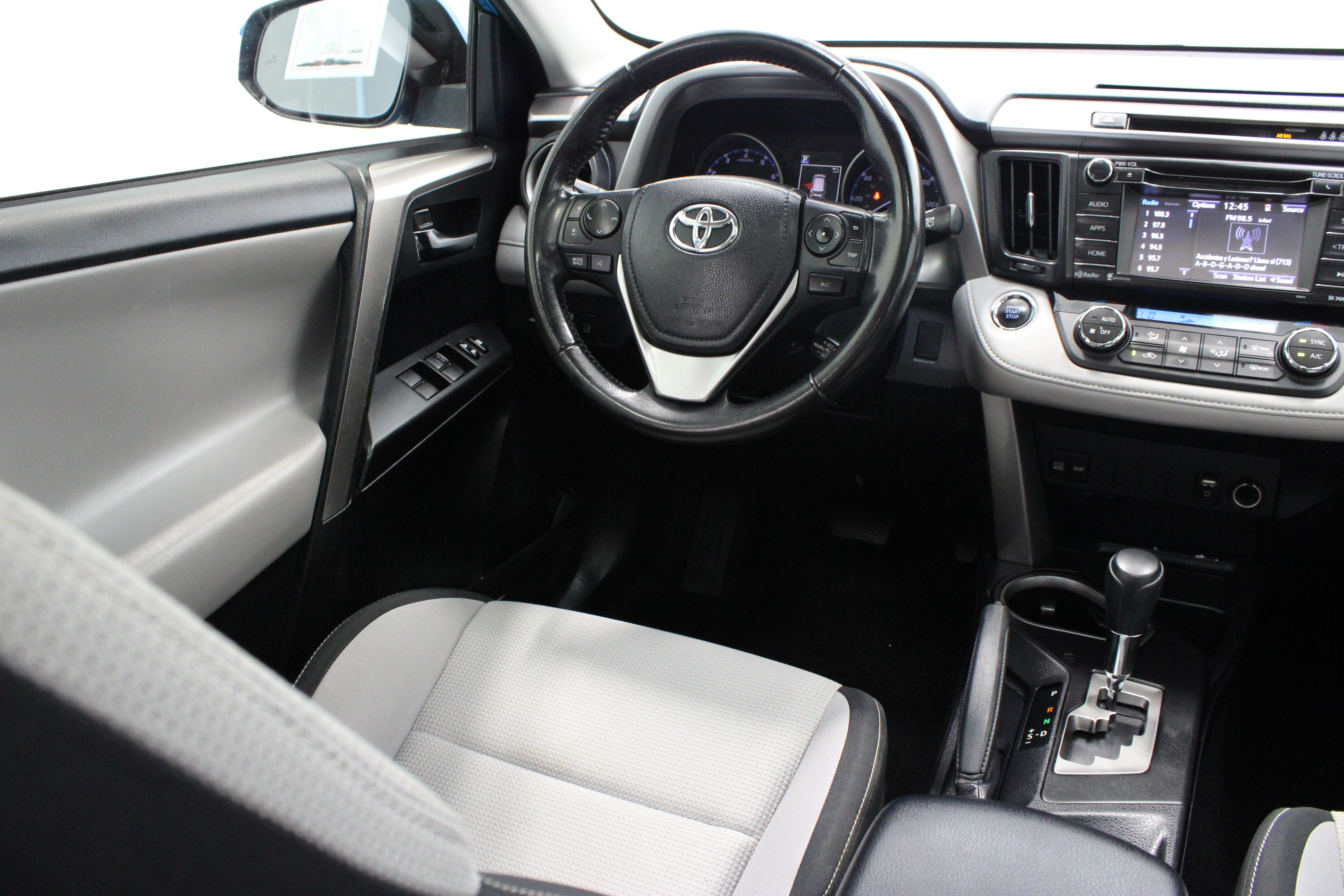 Used 2018 Toyota RAV4 XLE FWD image 30