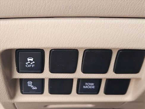 Used 2019 Nissan Pathfinder SV FWD image 8