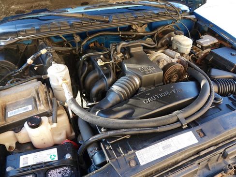 Used 2000 Chevrolet S10 Pickup LS w/ Preferred Equipment Group image 91