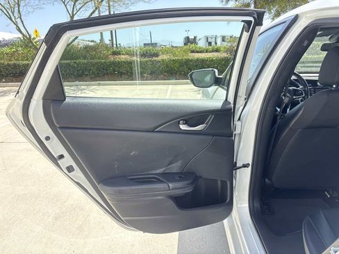 Used 2020 Honda Civic Sport image 11