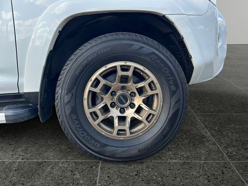Used 2023 Toyota 4Runner 40th Anniversary SE AWD/4WD image 9