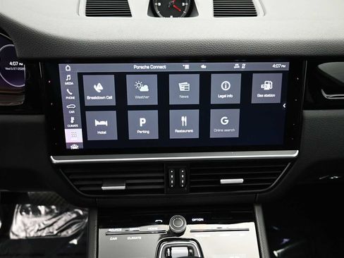 Certified 2021 Porsche Cayenne AWD/4WD image 12