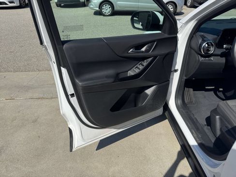 Used 2025 Chevrolet Equinox LT AWD/4WD image 15