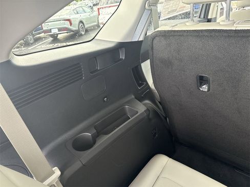 New 2025 Kia Sorento S image 31