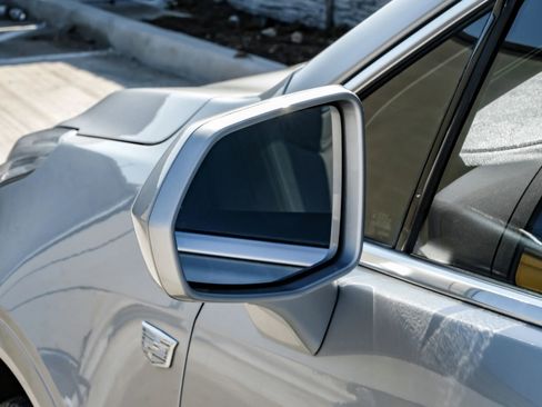 Used 2018 Cadillac XT5 Sport Utility 4D image 40