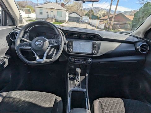 Used 2021 Nissan Kicks SV FWD image 7