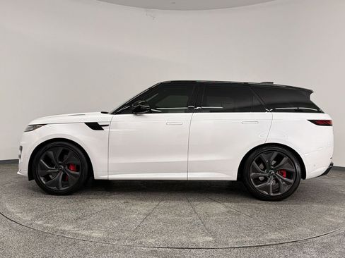 Used 2024 Land Rover Range Rover Sport Dynamic SE AWD/4WD image 2