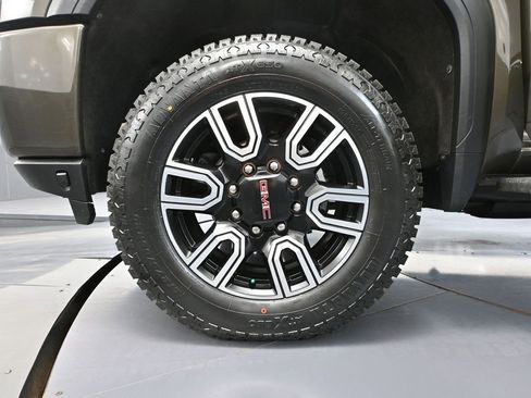 Used 2022 GMC Sierra 2500 AT4 w/ AT4 Premium Plus Package AWD/4WD image 20
