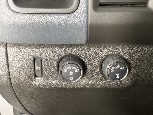 Used 2017 Chevrolet Colorado Z71 AWD/4WD image 14