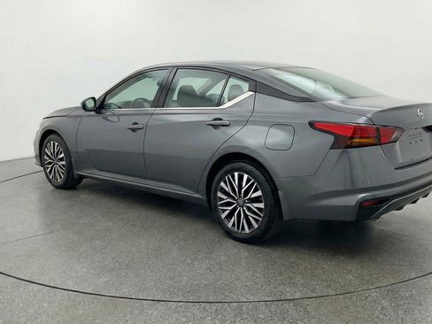 Used 2025 Nissan Altima 2.5 SV FWD image 5