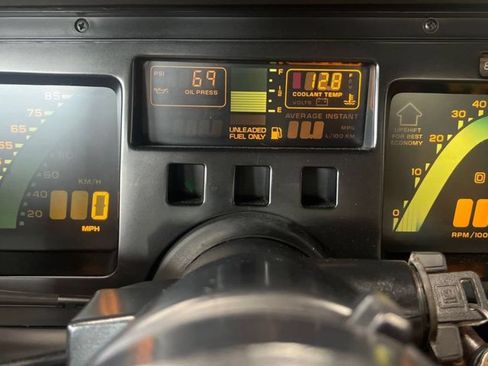 Used 1988 Chevrolet Corvette Coupe RWD image 33