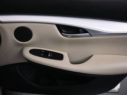 Used 2019 INFINITI QX50 Luxe w/ Navigation Package FWD image 38
