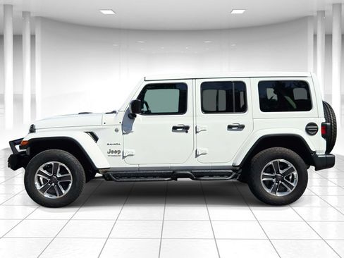 Used 2020 Jeep Wrangler Unlimited Sahara AWD/4WD image 6