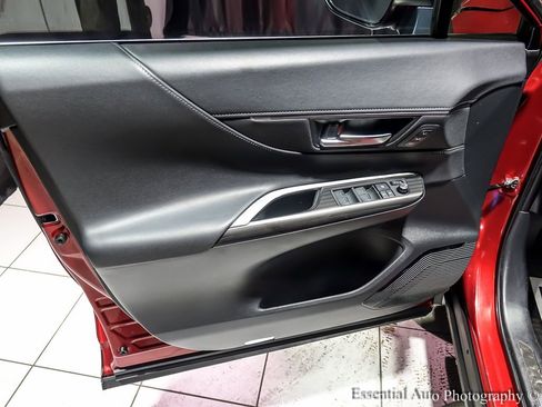 Used 2024 Toyota Venza Limited image 30