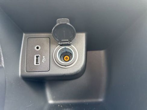 Certified 2025 Nissan Kicks Play S image 33