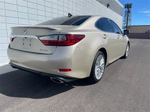 Used 2016 Lexus ES 350 w/ Ultra Luxury Package image 3
