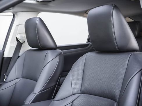 Certified 2022 Lexus ES 300h w/ Premium Package FWD image 10