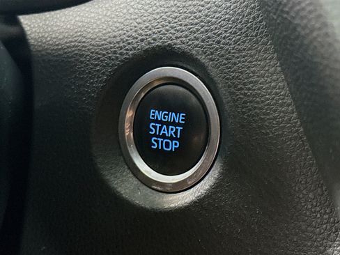 Used 2020 Toyota Corolla SE FWD image 21