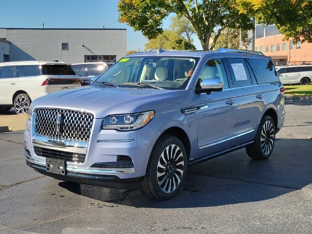 Used 2023 Lincoln Navigator Black Label AWD/4WD image 2