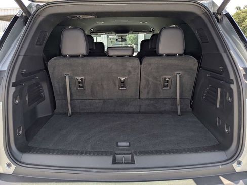Used 2026 Chevrolet Traverse LT FWD image 12