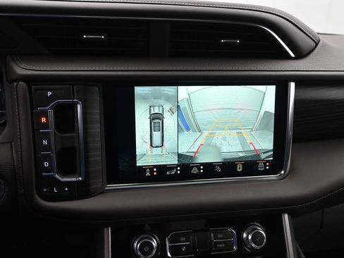 Used 2023 GMC Yukon Denali w/ Denali Reserve Package image 18