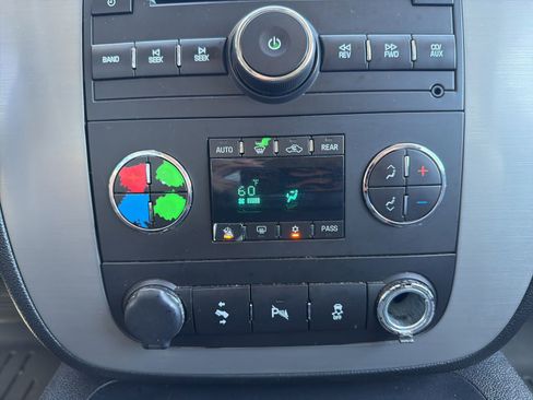 Used 2014 GMC Yukon XL SLT AWD/4WD image 15