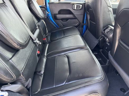 Used 2022 Jeep Wrangler Unlimited Sahara w/ Cold Weather Group image 9