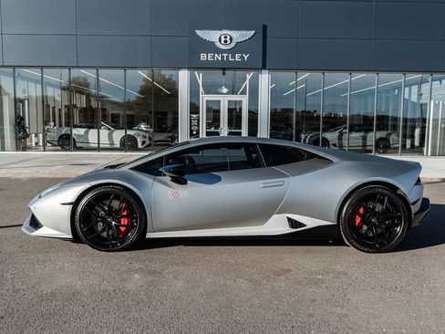 Used 2017 Lamborghini Huracan LP 610-4 Avio image 5