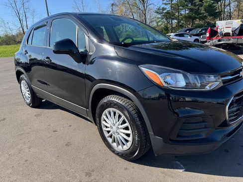 Used 2017 Chevrolet Trax LS FWD image 12