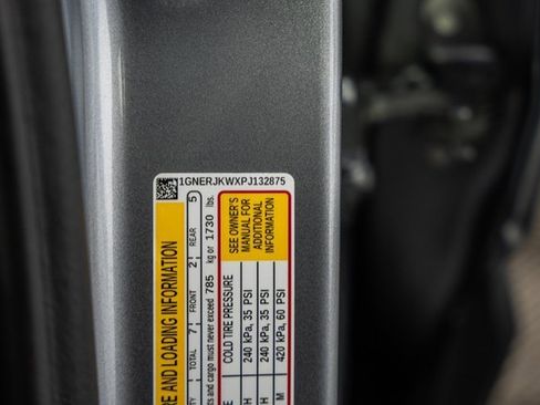 Used 2023 Chevrolet Traverse RS image 45