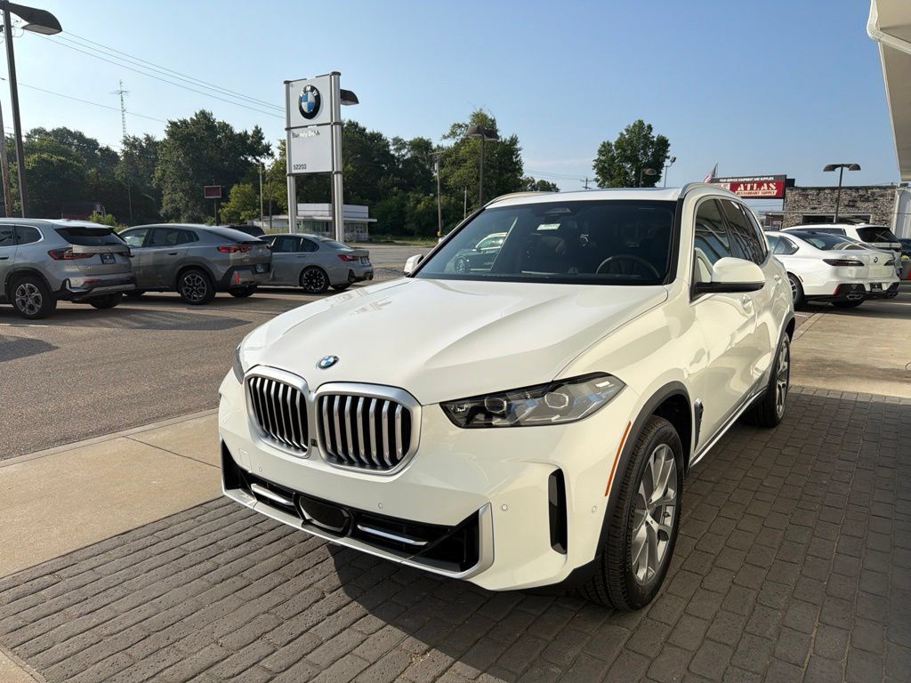 New 2026 BMW X5 xDrive40i w/ Climate Comfort Package AWD/4WD image 3