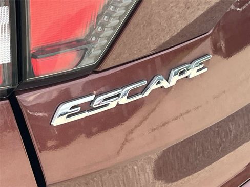 Used 2018 Ford Escape SE AWD/4WD image 11