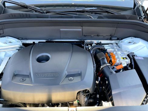 New 2026 Volvo XC90 T8 Plus w/ Protection Package Premier image 13