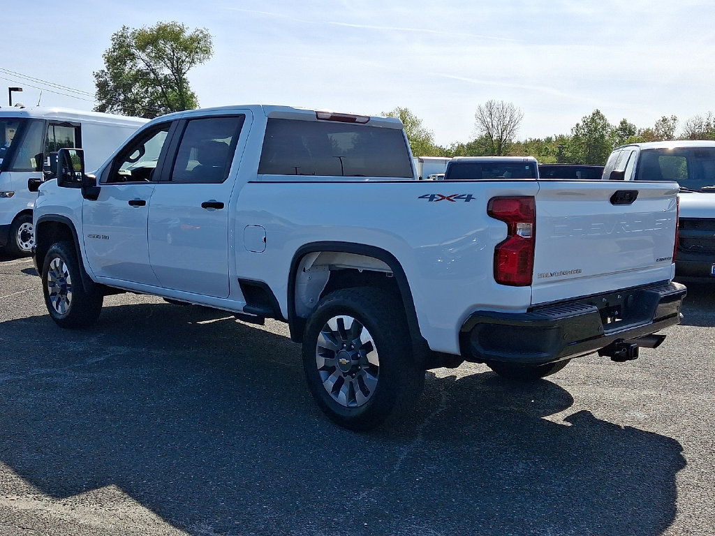 Used 2024 Chevrolet Silverado 2500 Custom w/ Custom Value Package AWD/4WD image 8