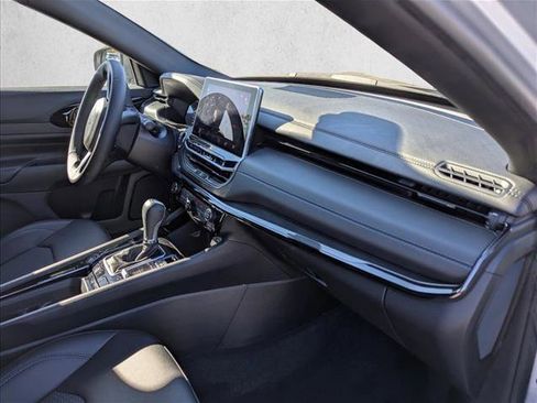 Used 2025 Jeep Compass Latitude w/ Altitude Special Edition image 27