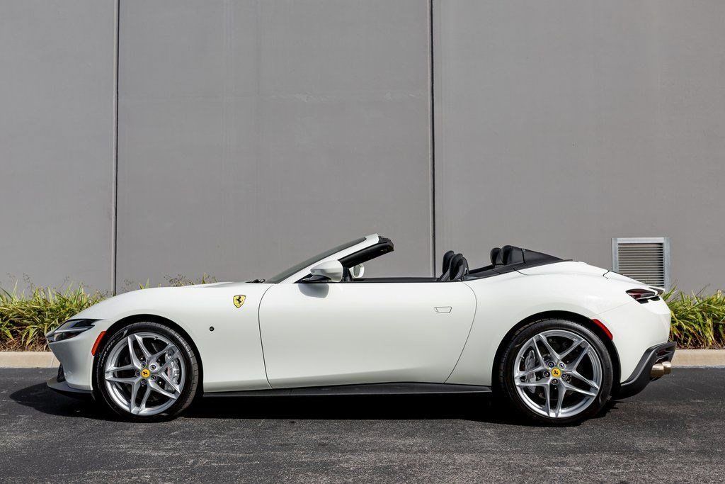 Used 2024 Ferrari Roma Spider RWD image 2